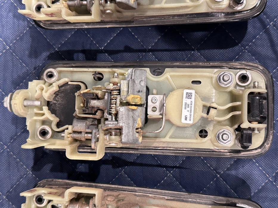 2017 2019 FORD F250 F350 F450 FRONT REAR SET DOOR HANDLE OEM AGATE BLACK (UM)