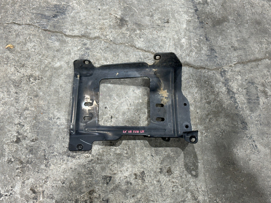 2020-2022 FORD F250 F350 FRONT BUMPER LEFT MOUNTING BRACKET OEM