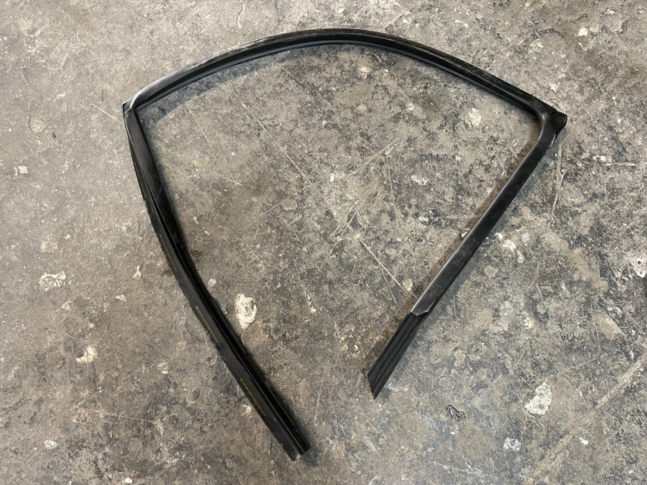2018-2020 FORD F250 F350 F450 REAR LEFT DRIVER SIDE WEATHER STRIP DOOR SEAL OEM