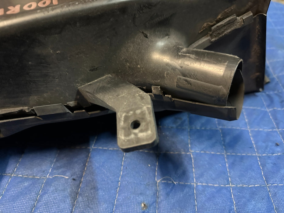 2018 AUDI R8 QUATTRO OEM REAR RIGHT AIR INTAKE DUCT GUIDE 4S7121334 ~DAMAGE~
