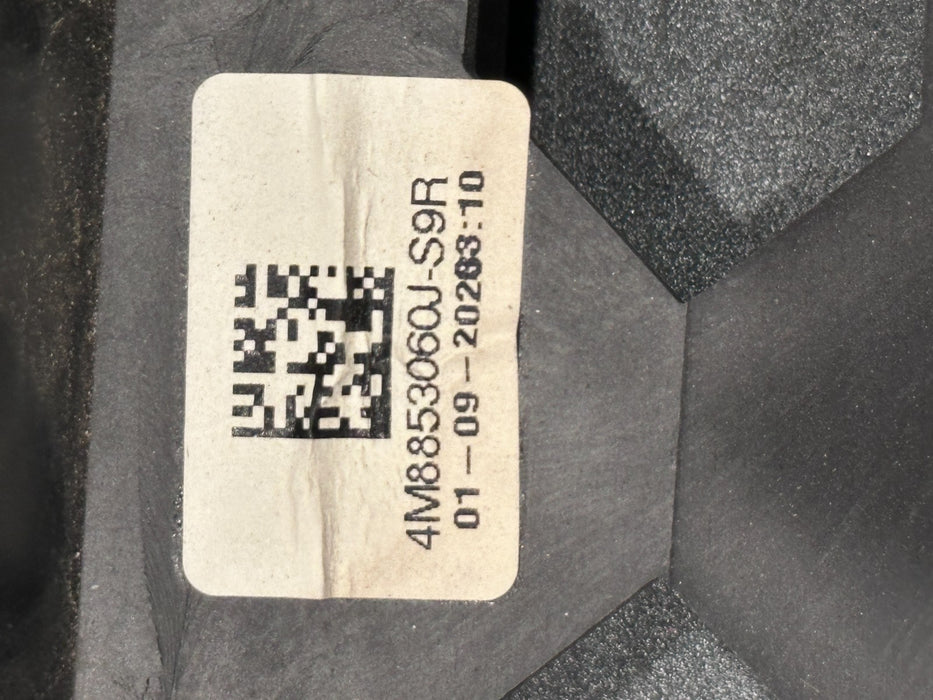 2020 AUDI RS Q8 FRONT RIGHT LOWER DOOR MOLDING CARBON FIBER TRIM OEM 4M8 853 960