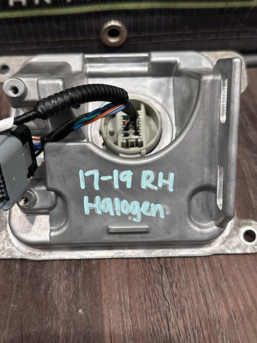 2017-19 FORD F250 F350 F450 RIGHT HALOGEN TAIL LIGHT BRACKET OEM HC3B-14D189-BA