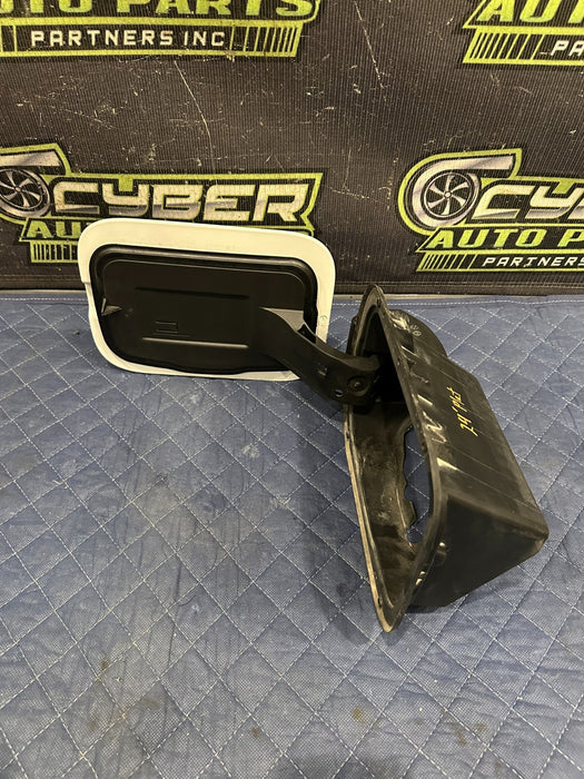 2023-2024 FORD F250 F350 WHITE GAS FUEL LID ASSEMBLY STAR WHITE (AZ) OEM