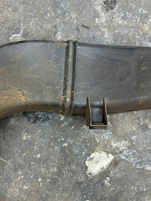 2014 AUDI R8 OEM RIGHT CENTRE INTAKE AIR DUCT 420129928 420 129 928