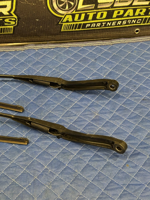 2021 RAM 2500 LARAMIE LEFT RIGHT WINDSHIELD WIPERS OEM