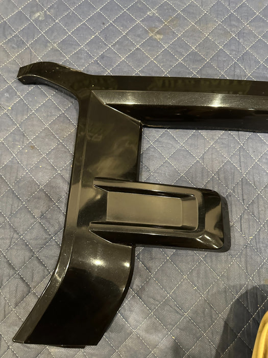 2019 FORD F150 3.5L RAPTOR RIGHT FASCIA GRILLE HEADLIGHT TRIM OEM *READ*