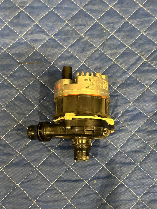 2024 BMW M3 M4 G80 G82 ENGINE AUXILIARY WATER PUMP OEM 5A30246
