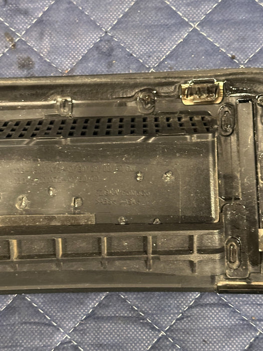 2017-2019 FORD F350 PLATINUM PASSENGER RIGHT FENDER EMBLEM BADGE OEM