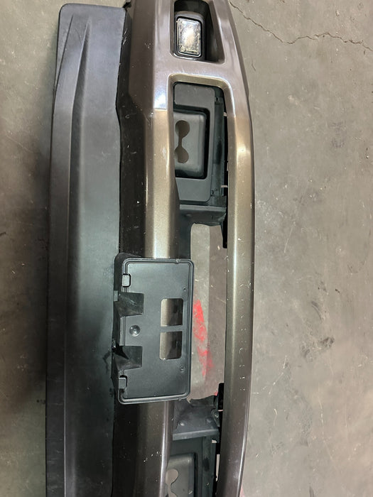 2017-2019 FORD F450 FRONT BUMPER ASSEMBLY OEM (READ/ MINOR DENTS/SCRATCHES)