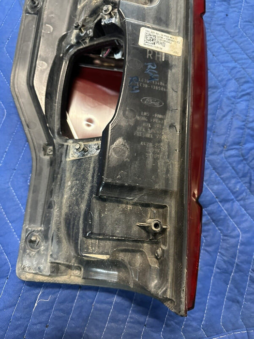 2020-2022 FORD F250 F350 F450 RIGHT LED TAIL LIGHT OEM *CHIPPED* NO MODULE