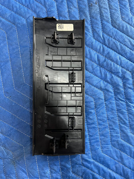 2017-2019 FORD F250 F350 BLACK REAR LEFT DRIVER KICK PLATE OEM *SCUFFS*