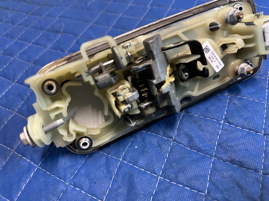 2017-2019 FORD F250 F350 F450 REAR LEFT PEARL WHITE W/ CHROME DOOR HANDLE OEM