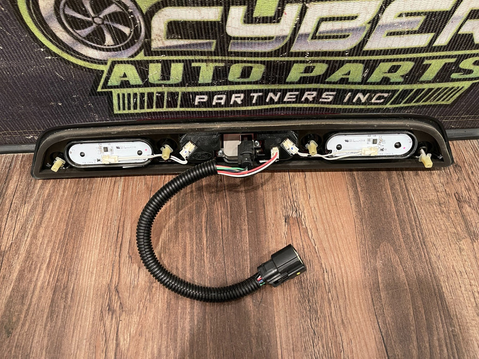 2017-2019 FORD F250 F350 REAR CAB THIRD BRAKE LIGHT W/ CAMERA & PIGTAIL OEM