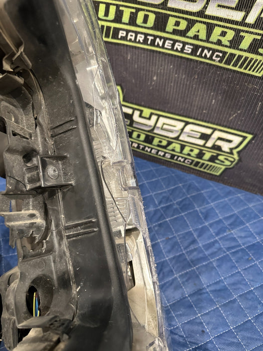 2017-2019 FORD F250 F350 F450 DRIVER LEFT LED HEADLIGHT OEM ~DAMAGE CRACKED~