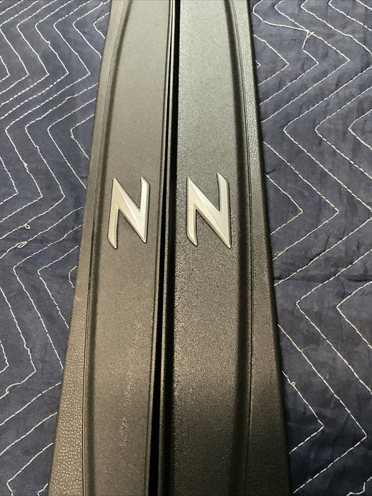 2018 NISSAN 370Z NISMO KICK PLATE SET LEFT RIGHT 2009-2020
