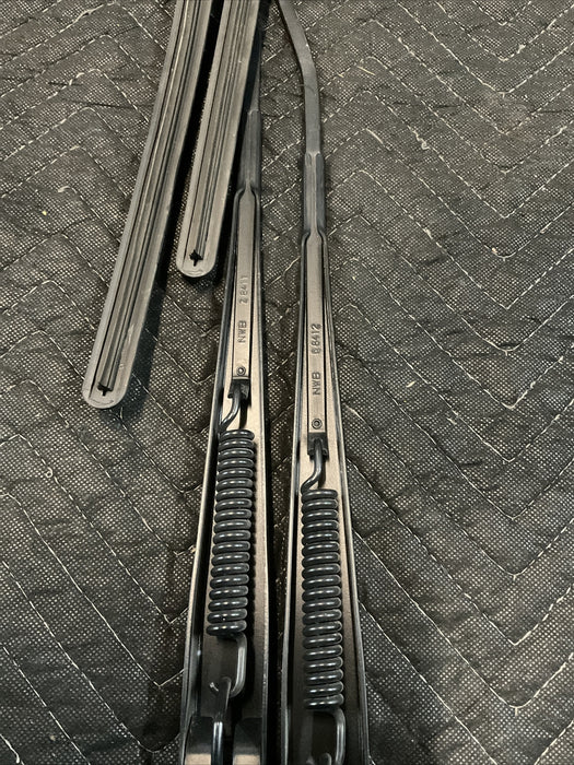 2016 NISSAN TITAN XD WINDSHIELD WIPER ARMS PAIR OEM