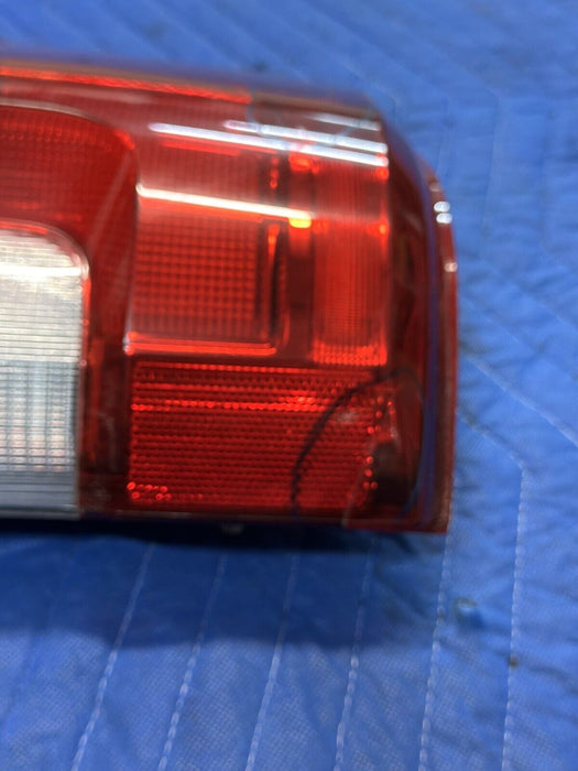 2017-2019 FORD F250 F350 F450 DRIVER LEFT LED TAIL LIGHT OEM *CHIPPED* NO MODULE