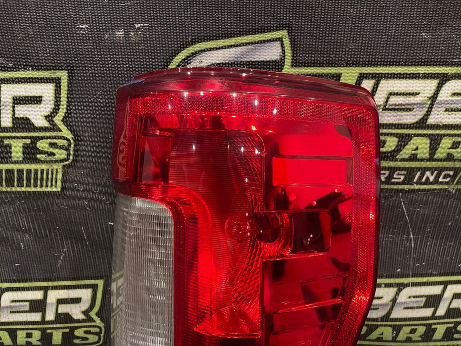 2017-2021 FORD F250 F350 PASSENGER RIGHT HALOGEN TAILIGHT OEM *READ DESCRIPTION*