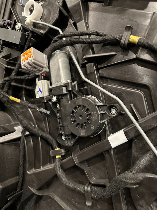 2024 DODGE RAM 3500 LARAMIE REAR RIGHT DOOR CARRIER PANEL W MOTOR OEM