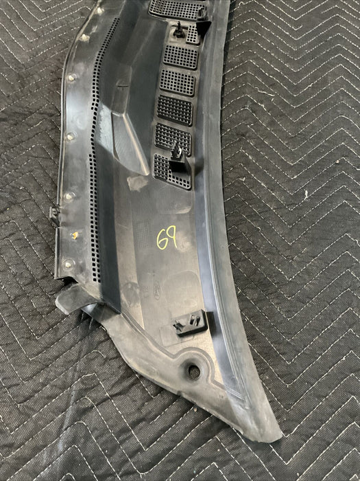 2017 FORD F250 F350 SUPER DUTY WINDSHIELD WIPER VENT COWL PANEL OEM