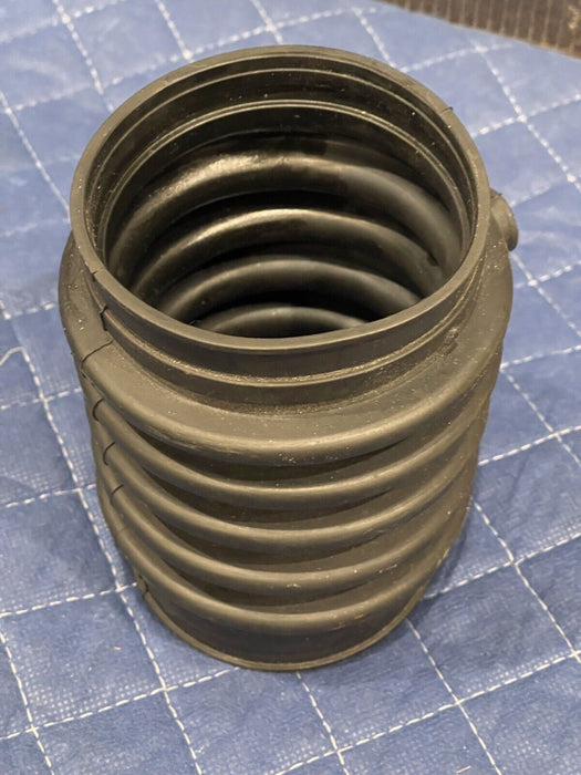 2017 AUDI R8 PLUS INTAKE TUBE LEFT OR RIGHT 420-133-385-J 420133385J