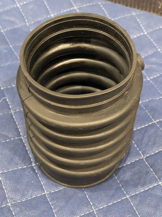 2017 AUDI R8 PLUS INTAKE TUBE LEFT OR RIGHT 420-133-385-J 420133385J