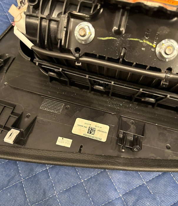 2018-2019 FORD F350 F450 PLATINUM DASH RIGHT TOPPER PAD W BAG OEM (BROWN STITCH)