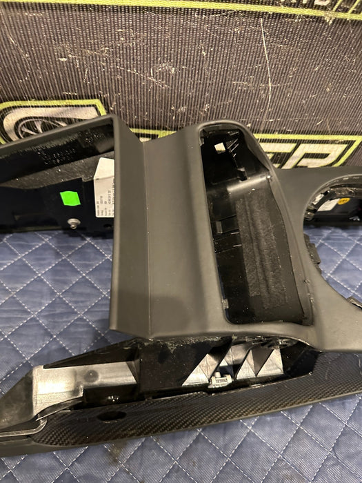 2014 AUDI R8 FRONT CENTER CONSOLE BASE OEM W/ CARBON FIBER TRIMS 423 863 241 D