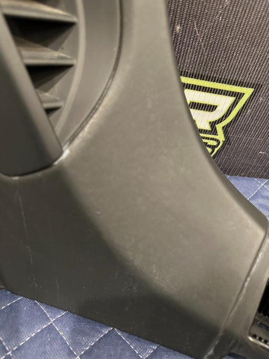 2018 AUDI R8 SPYDER LEFT PILLAR TRIM COVER PANEL W/ SIDE VENTS 4S7 867 035 E 25D