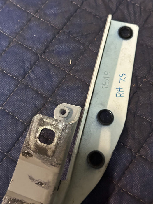 2016 NISSAN 370Z RIGHT PASSENGER HOOD HINGE OEM