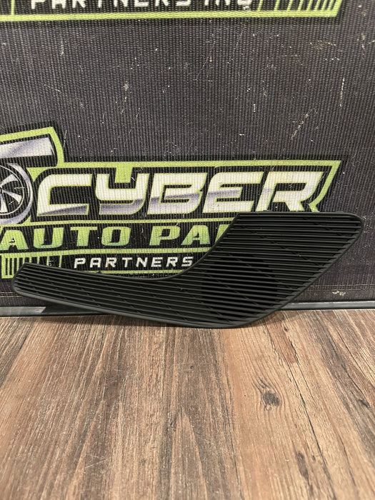 2021 AUDI R8 LEFT DOOR PANEL SPEAKER GRILLE TRIM OEM 4S0 035 409 A