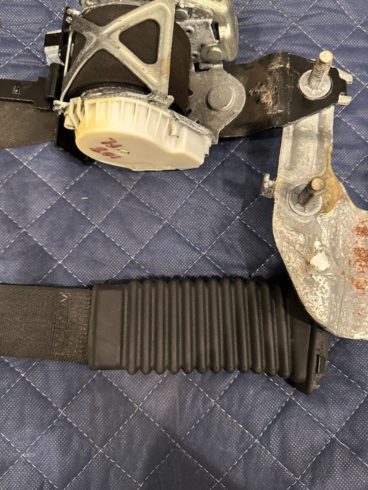 2017-2019 FORD F250 F350 F450 XLT FRONT LEFT DRIVER SEAT BELT SEATBELT OEM ~WEAR