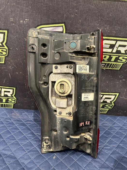 2017-2019 FORD F250 F350 F450 REAR PASSENGER RIGHT LED TAIL LIGHT ASSEMBLY OEM