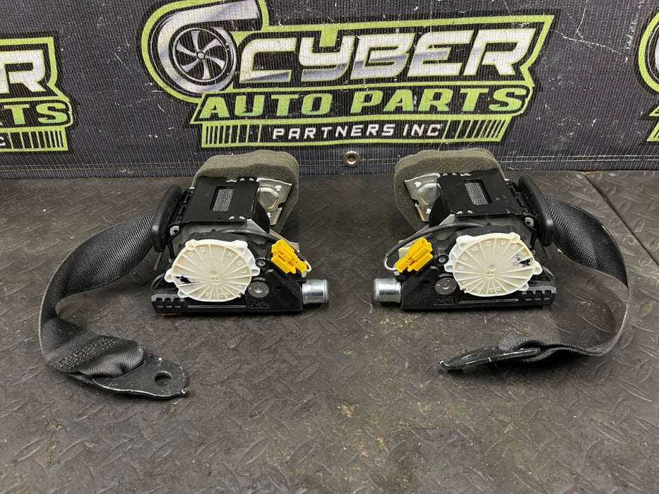 2013 MERCEDES C300 W204 REAR OUTER SEATBELT RETRACTOR PAIR OEM