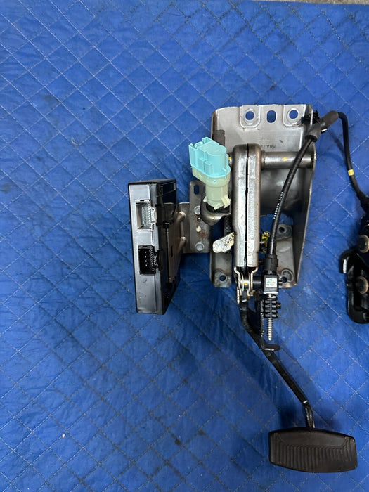 2017 2019 2021 2022 FORD F250 F450 PLATINUM GAS PEDAL & BRAKE PEDAL ASSEMBLY OEM