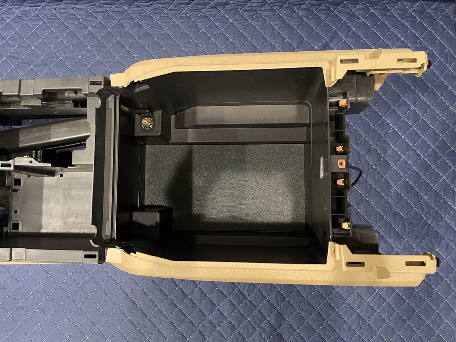 2017-2019 FORD F250 F350 TAN LARIAT CENTER CONSOLE W/ NO LID OEM *SCUFFS*