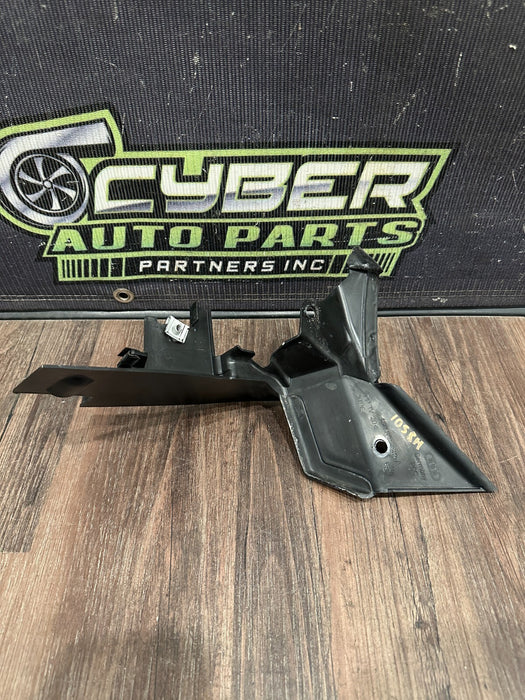 2021 AUDI R8 PASSENGER RIGHT WHEELHOUSE COVER BRACKET OEM 4S0821948