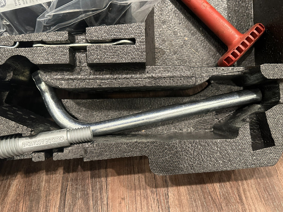 2014 AUDI R8 TOOL JACK CARRIER OEM 420 864 501