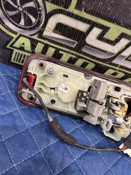 2017-2019 FORD F250 F350 F450 FRONT LEFT RUBY RED W/ CHROME HANDLE DOOR HANDLE