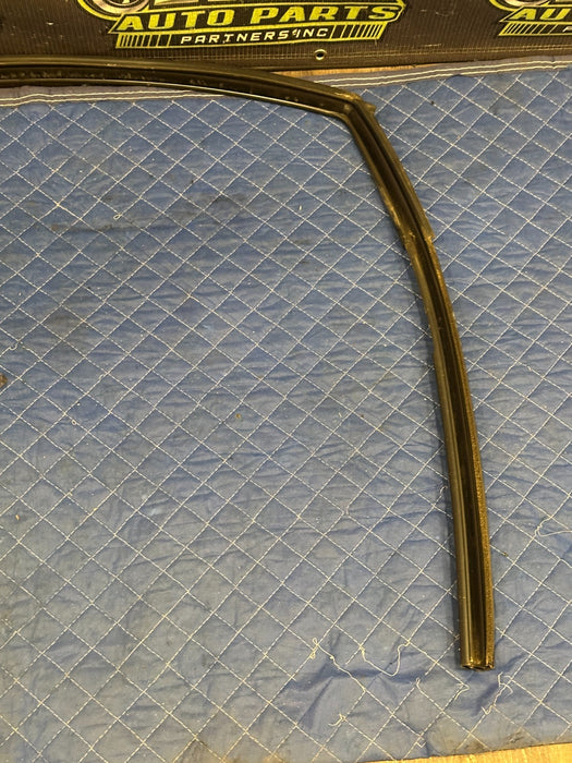 2012-2018 DODGE RAM FRONT RIGHT DOOR SEAL OEM 55112366