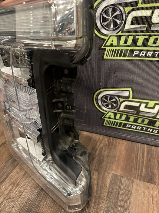 2017 2019 FORD F250 F350 F450 RIGHT PASSENGER HEADLIGHT T LED OEM ~BROKEN TAB~