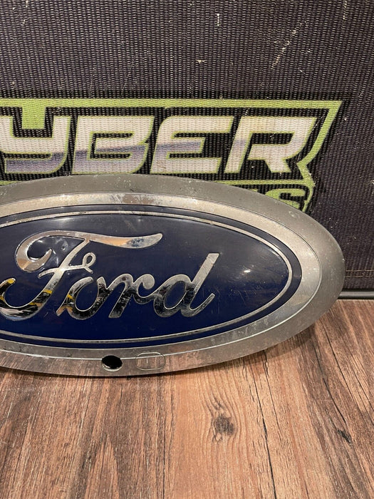 2017-2019 FORD F250 F350 F450 FRONT GRILLE EMBLEM OEM *READ*