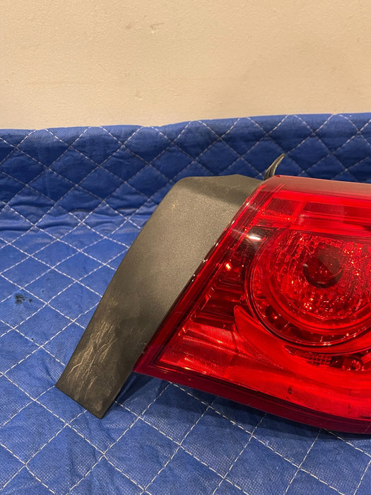 2017 INFINITI Q50 RED SPORT REAR PASSENGER RIGHT TAIL LIGHT OEM *MINOR SCUFFS*