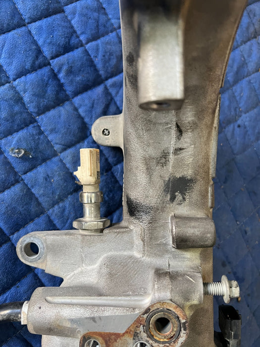 2016-2019 NISSAN TITAN XD CUMMINS ENGINE INTAKE MANIFOLD OEM