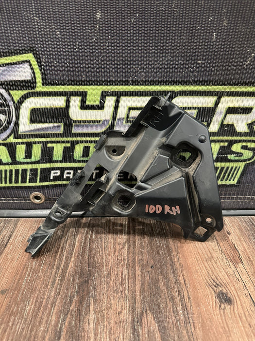 2017-18 AUDI R8 PASSENGER RIGHT BUMPER BRACKET OEM 4S0 807 184 4S0807184