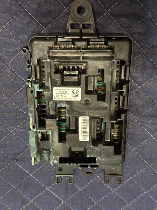 2020 BMW M4 F82 FUSE BOX CONTROL MODULE 9389070 61149389070  ~MINOR CORROSION~