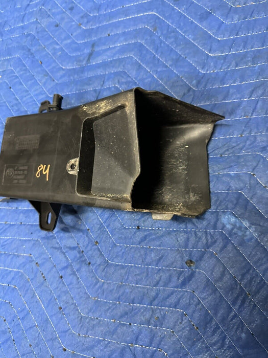 2011 BMW 550i F10 5 SERIES OEM RIGHT BRAKE COOLING AIR DUCT 7200798