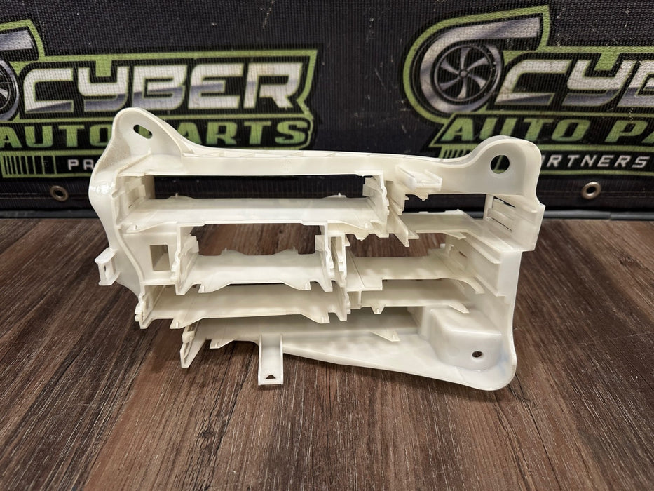 2014 TOYOTA PRIUS V JUCTION BOX BRACKET OEM 82877 47010