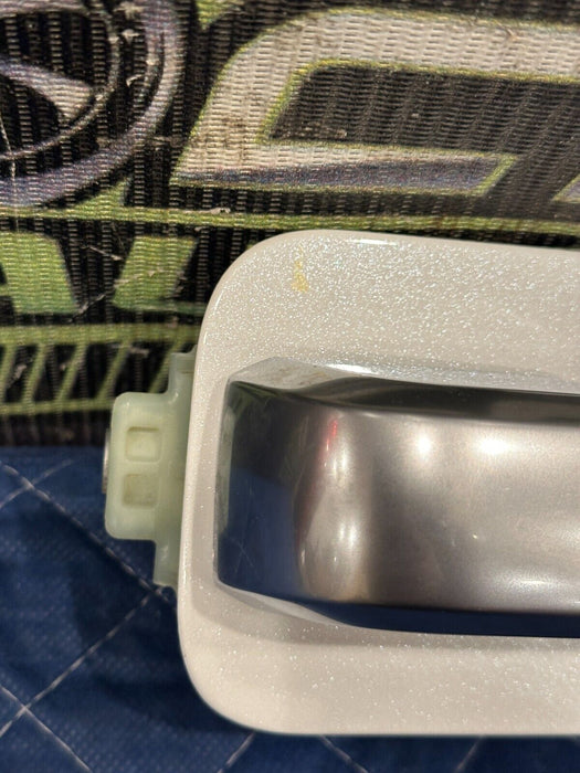 2017-2019 FORD F250 F350 F450 REAR LEFT STAR WHITE DOOR HANDLE OEM