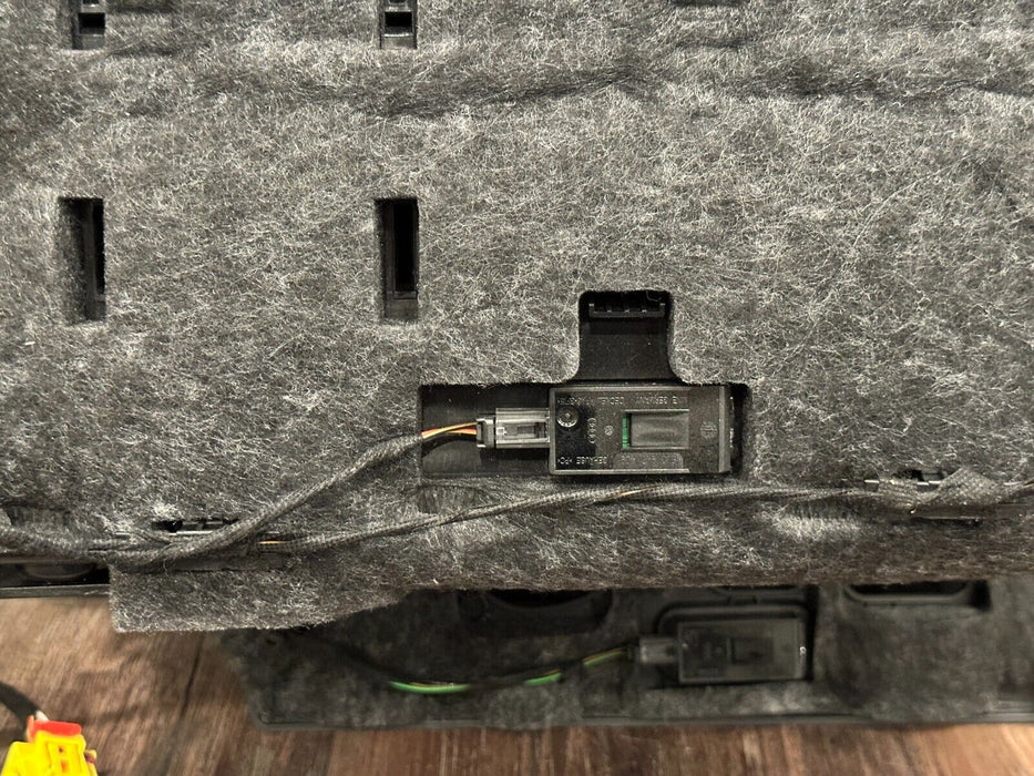 2017-18 AUDI R8 SPYDER GLOVE BOX STORAGE COMPARTMENT ASSEMBLY OEM *READ/FLAW*